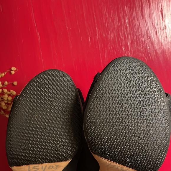 STUART WEITZMAN Suede Heels - Picture 8 of 12